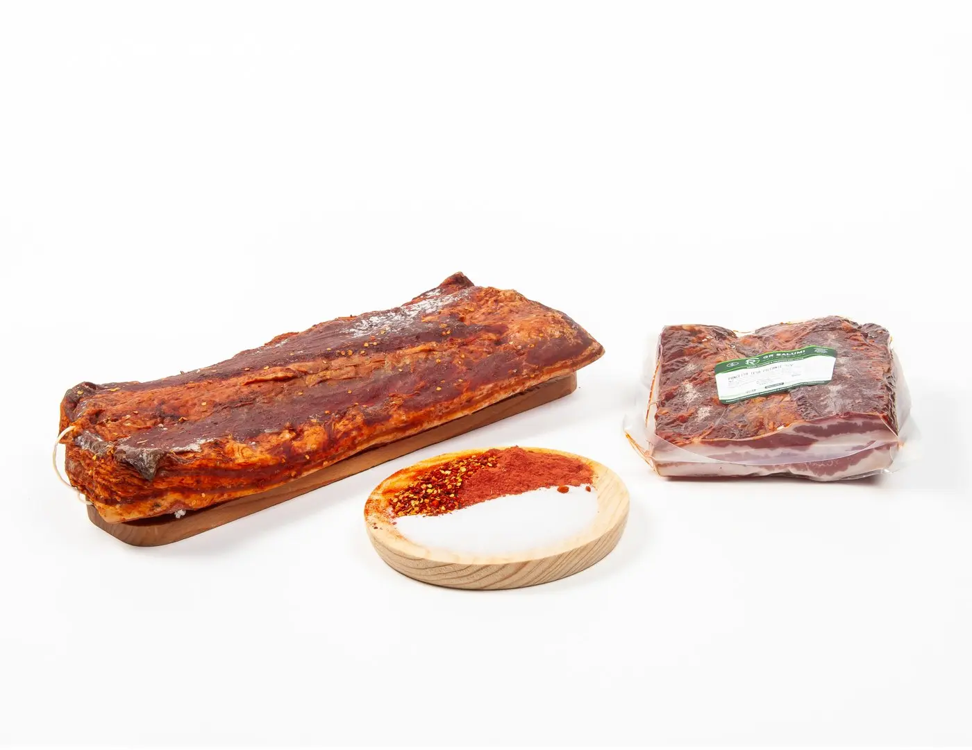 Pancetta tesa piccante stagionata met� sottovuoto